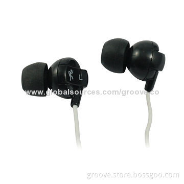 Custom Round Cable In-ear Earphones with 32 Ohms Impedance